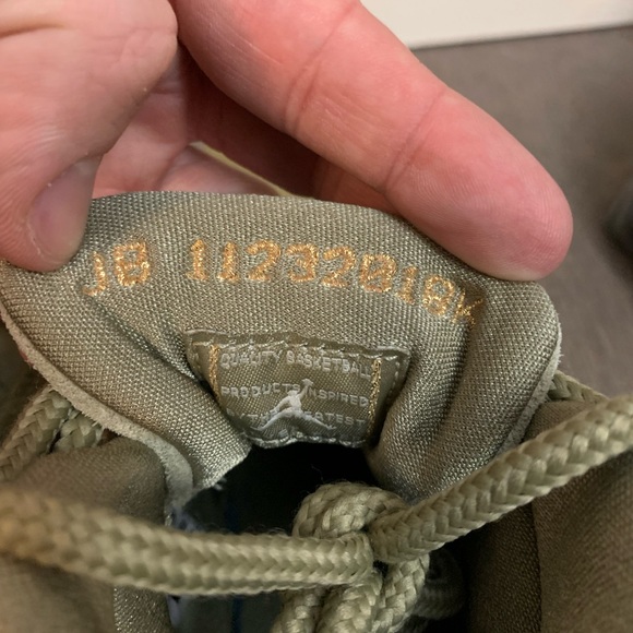 Jordan 11 Retro ‘OLIVE LUX - Picture 7 of 13